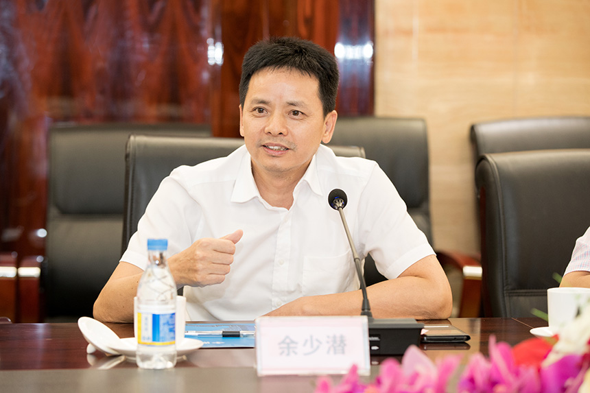 永州市市委常委,统战部部长石艳萍一行到宝鹰集团调研